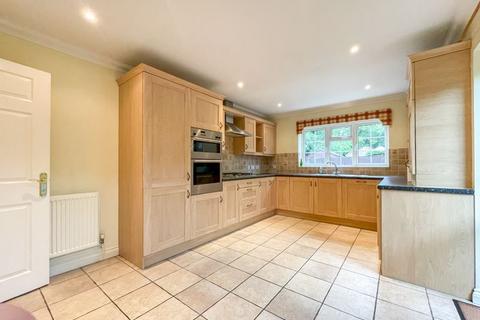 2 bedroom detached bungalow for sale, Granada Road, Hedge End, SO30