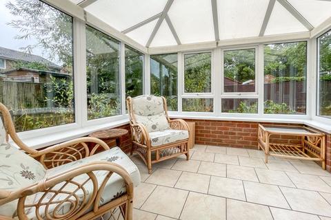 2 bedroom detached bungalow for sale, Granada Road, Hedge End, SO30