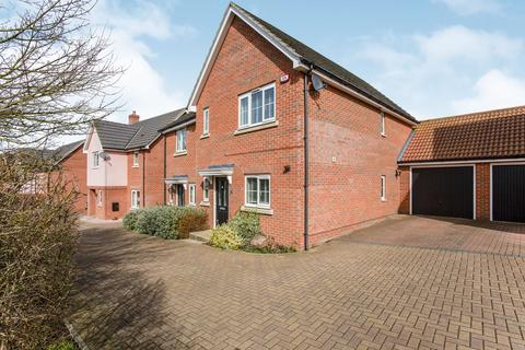 3 bedroom link detached house to rent, Buzzard Rise, Stowmarket, IP14