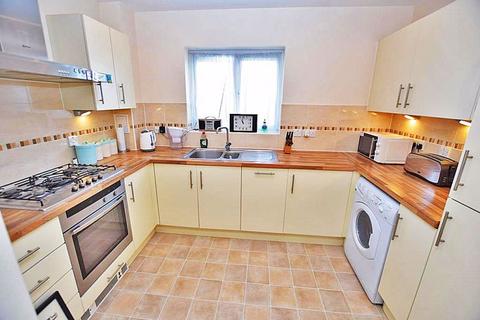 2 bedroom flat for sale, Hazlitt Drive, Maidstone