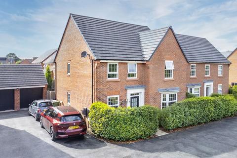 4 bedroom detached house for sale, White Iris Place, Stapeley, Nantwich