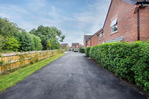 4 bedroom detached house for sale, White Iris Place, Stapeley, Nantwich