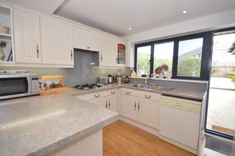 3 bedroom detached house to rent, Dane Road, Newquay TR7