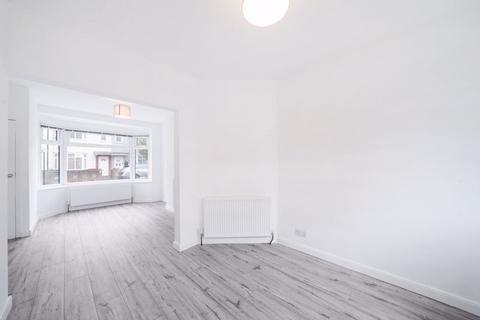 10 Throckmorton Road, London, E16 3DW