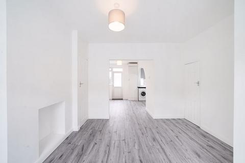 10 Throckmorton Road, London, E16 3DW