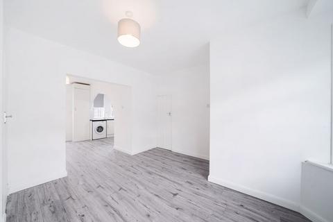 10 Throckmorton Road, London, E16 3DW