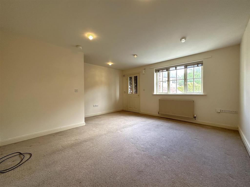 Spacious Reception Room 747