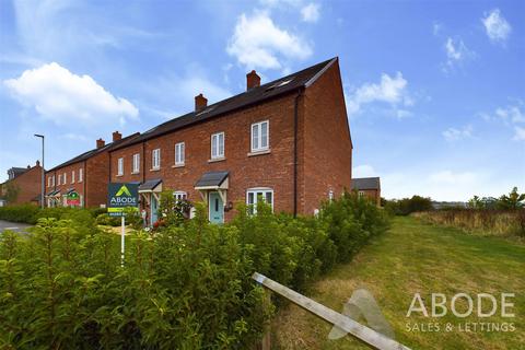 3 bedroom end of terrace house for sale, Bluebell Way, Burton-On-Trent DE13