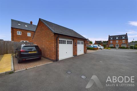 3 bedroom end of terrace house for sale, Bluebell Way, Burton-On-Trent DE13