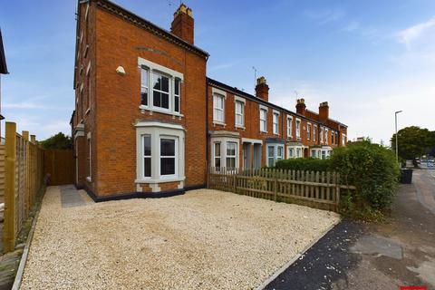 4 bedroom end of terrace house for sale, Tuffley Avenue, Gloucester GL1