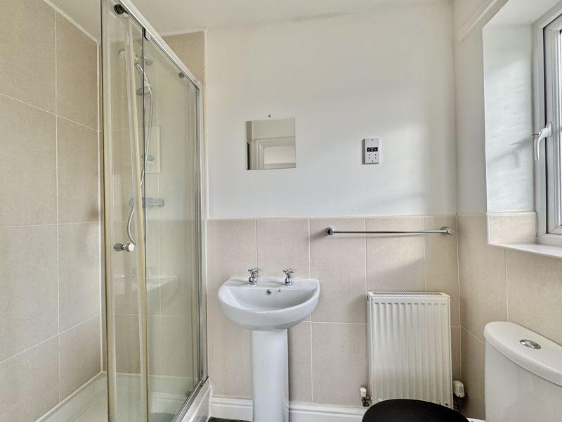 2nd En-Suite Shower