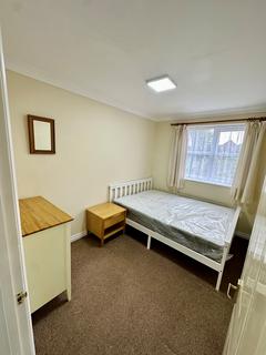 2 bedroom flat to rent, Lincoln Court, Aborfield Close, Slough