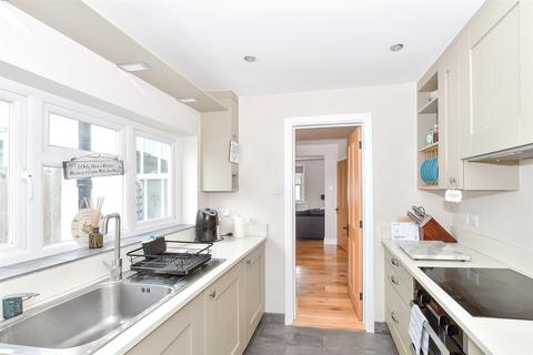 3 bedroom end of terrace house for sale, Milton Road, Horsham, West Sussex