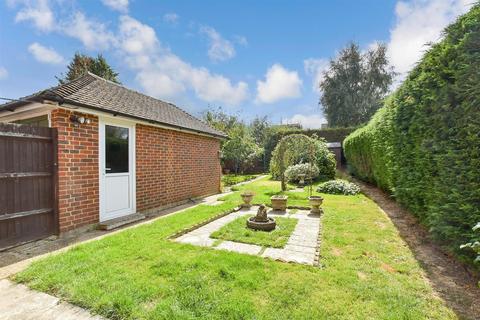 2 bedroom semi-detached bungalow for sale, Cootes Avenue, Horsham, West Sussex