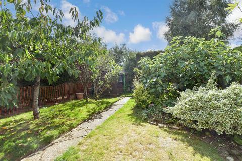 2 bedroom semi-detached bungalow for sale, Cootes Avenue, Horsham, West Sussex