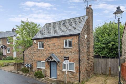 2 bedroom detached house for sale, Dunstable Road, Studham