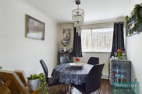 22 Cambrian Way, Basingstoke, RG22 5AH