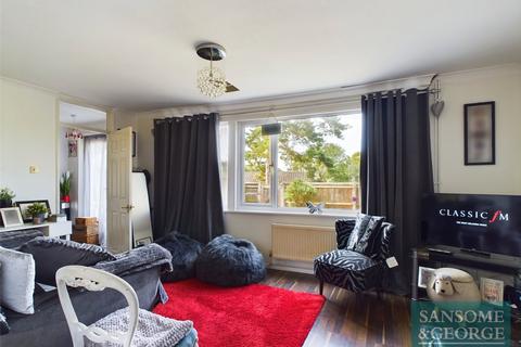 22 Cambrian Way, Basingstoke, RG22 5AH