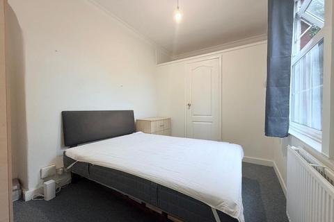 House share to rent, Old Oak Common Lane, East Acton, London, W3 7DT