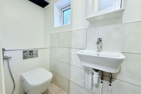 House share to rent, Old Oak Common Lane, East Acton, London, W3 7DT