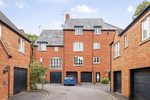 2 bedroom apartment for sale, Dursley GL11