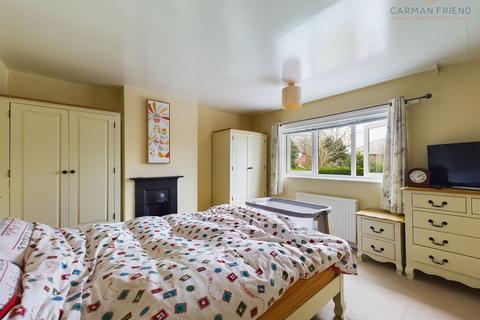 18 Bellard Drive, Hoole, Chester, CH2 3JP