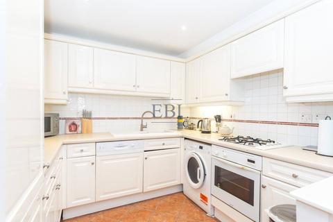 1 bedroom apartment for sale, Gainsborough House, 7 Victory Place, London, E14