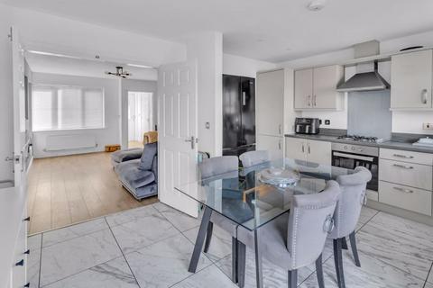 9 Johnstone Close, Oldham, OL1 2QE
