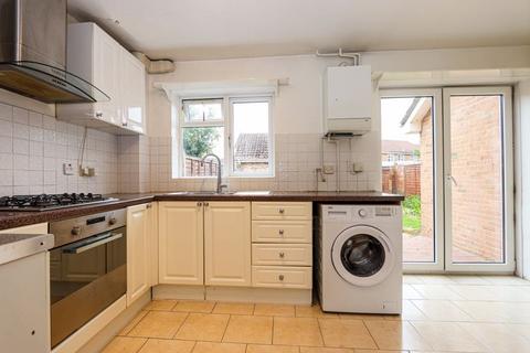 4 bedroom terraced house to rent, Brentford Close, Hayes