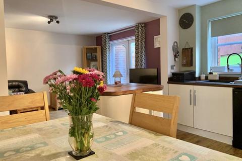 1 Hunters Ridge, Tonna, Neath, SA11 3FE