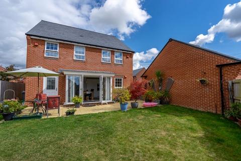 4 bedroom detached house for sale, Ireland Close, Westhampnett, Chichester