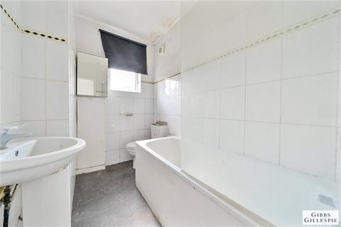 2 bedroom maisonette for sale, Herga Road, Harrow, Middlesex