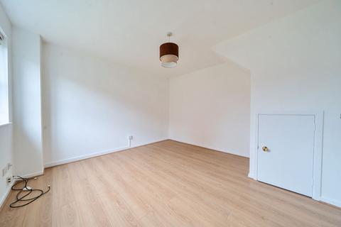 25 Clementine Close, London, W13 9UB