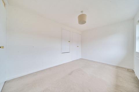 25 Clementine Close, London, W13 9UB