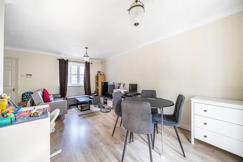 37 Monro Drive, Guildford, GU2 9PS
