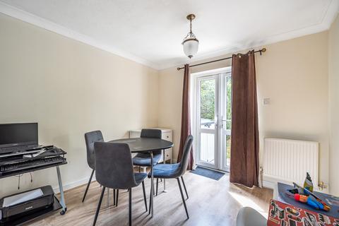 37 Monro Drive, Guildford, GU2 9PS
