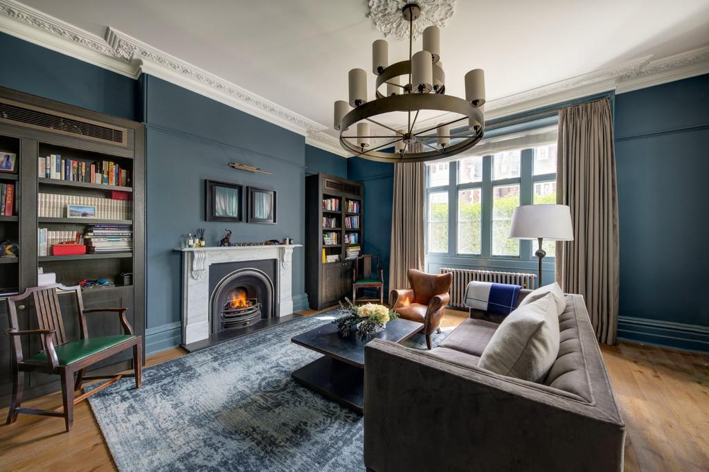 4 bedroom end of terrace house for sale
