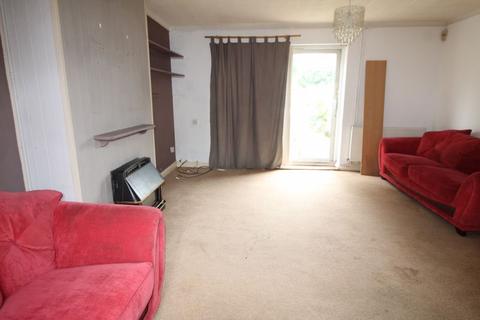 3 bedroom terraced house for sale, Saltfield Crescent, Luton