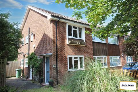 2 bedroom maisonette to rent, Southborough Lane, Bromley