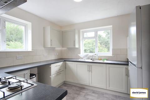 2 bedroom maisonette to rent, Southborough Lane, Bromley