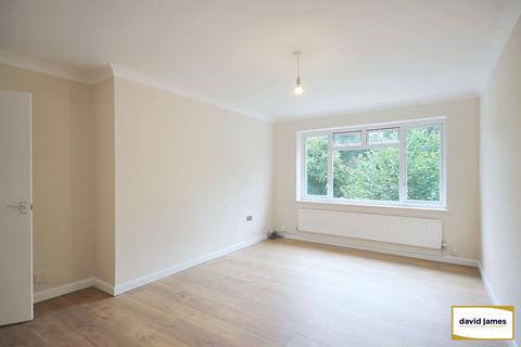 2 bedroom maisonette to rent, Southborough Lane, Bromley