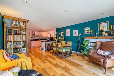 4 bedroom terraced house for sale, Ridge Road, London, NW2