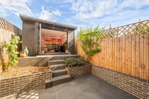 undefined, Ridge Road, London, NW2
