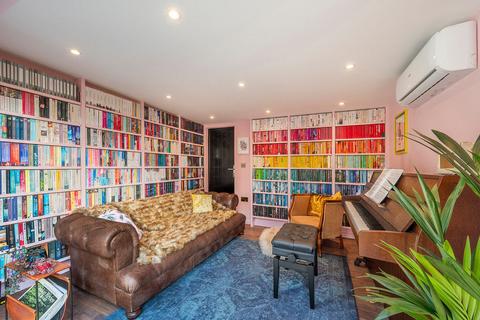 4 Ridge Road, London, NW2 2QS