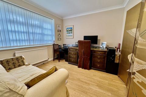 25 Butterfield, Wooburn Green, High Wycombe, HP10 0PX