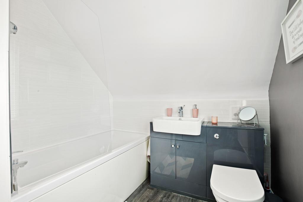 Bedroom 1 En Suite