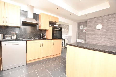 3 bedroom semi-detached house for sale, Thirlmere Drive, Tingley, Wakefield, West Yorkshire