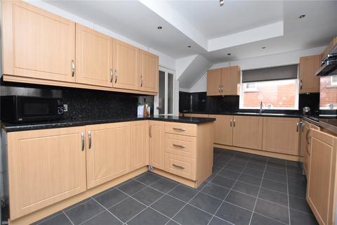 3 bedroom semi-detached house for sale, Thirlmere Drive, Tingley, Wakefield, West Yorkshire