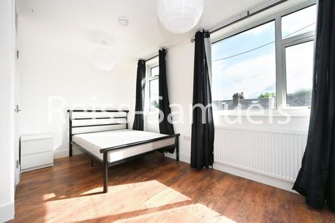 4 bedroom maisonette to rent, Seyssel Street, Isle of Dogs, London E14