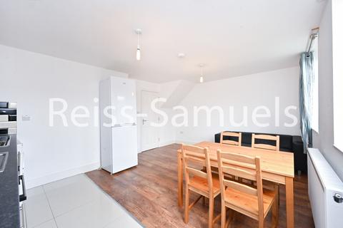 4 bedroom maisonette to rent, Seyssel Street, Isle of Dogs, London E14